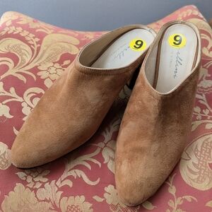 Chic Tan Suede Mules by Avellini